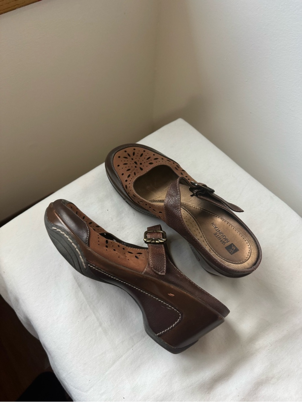 White Mountain Brown Leather Mary Jane Wedge Shoes Size 7.5